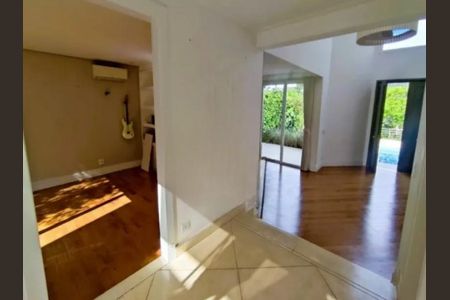 9_photo/94cf00c6cf.ceff8192393c33de-ATLAS-e7ef3781-eea4-4698-b3d3-ebd69081e4fa.jpg de casa à venda com 4 quartos, 1036m² em Vila de Sao Fernando, Cotia