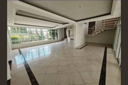 5_photo/94cf00da8b.0e2ab5f90b6f9ba2-ATLAS-f1fb38e2-7f39-44da-9a6c-6d9d1f154b4b.jpg de casa à venda com 4 quartos, 514m² em Parque Rincao, Cotia