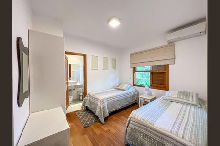 5_photo/94cf00e9f5.74a96c0b2c4b8c29-ATLAS-ad87b94f-9af1-4dc4-9d94-b96b117d7c82.jpg de casa de condomínio à venda com 5 quartos, 488m² em Vila de Sao Fernando, Cotia