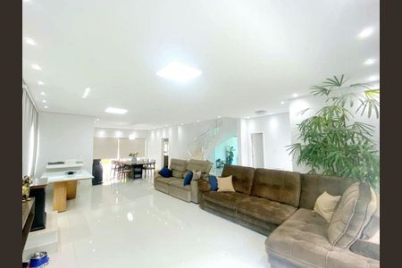 3_photo/94cf00eda5.fbcd7a2e7ac63d93-ATLAS-4bb2b273-aa51-47f1-b1f0-13f64a9b21ac.jpg de casa de condomínio à venda com 5 quartos, 487m² em Jardim Sao Paulo II, Cotia