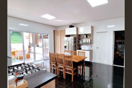 4_photo/94cf00eda5.fbcd7a2e7ac63d93-ATLAS-982e5670-7a9c-4735-8c63-a1f0b91946b7.jpg de casa de condomínio à venda com 5 quartos, 487m² em Jardim Sao Paulo II, Cotia