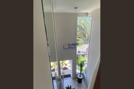 20_photo/94cf00ee2d.e5c1dbf3952ec410-ATLAS-6dbaf8a5-24ff-467c-96a8-6157d9a2f865.jpg de casa de condomínio à venda com 4 quartos, 373m² em Terras do Madeira, Carapicuíba