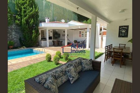 12_photo/94cf00ee2d.e5c1dbf3952ec410-ATLAS-accaee9c-03a9-4967-a624-24fe2bf49c48.jpg de casa de condomínio à venda com 4 quartos, 373m² em Terras do Madeira, Carapicuíba