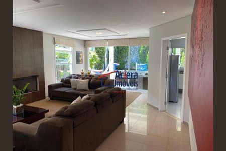 4_photo/94cf00ee2d.e5c1dbf3952ec410-ATLAS-b0ec957a-6691-4b89-852d-5bd672e138f0.jpg de casa de condomínio à venda com 4 quartos, 373m² em Terras do Madeira, Carapicuíba