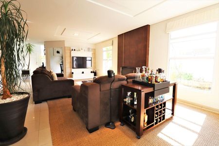 11_photo/94cf00ee2d.e5c1dbf3952ec410-ATLAS-b459d17c-9958-4a57-8aa7-b0fbbbc80131.jpg de casa de condomínio à venda com 4 quartos, 373m² em Terras do Madeira, Carapicuíba