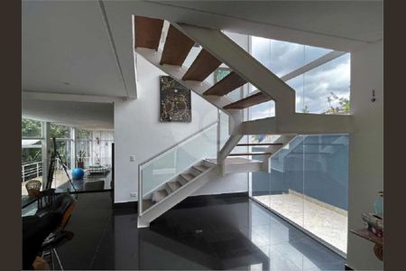 5_photo/94cf00ee6f.cc80a849dbb3670d-ATLAS-010c0b55-aa8b-4a16-bbc8-81dcccb6596a.jpg de casa de condomínio à venda com 4 quartos, 319m² em Nova Fazendinha, Carapicuíba