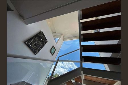 5_photo/94cf00ee6f.cc80a849dbb3670d-ATLAS-08075b08-5baa-4a5e-8555-6bafef655285.jpg de casa de condomínio à venda com 4 quartos, 319m² em Nova Fazendinha, Carapicuíba