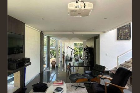 8_photo/94cf00ee6f.cc80a849dbb3670d-ATLAS-10700cc3-c694-48f7-a637-a527c9d73ecd.jpg de casa de condomínio à venda com 4 quartos, 319m² em Nova Fazendinha, Carapicuíba