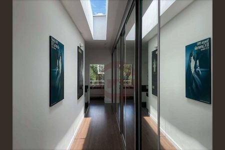 46_photo/94cf00ee6f.cc80a849dbb3670d-ATLAS-2a98eec6-e809-409c-a8b2-951fe376d0b8.jpg de casa de condomínio à venda com 4 quartos, 319m² em Nova Fazendinha, Carapicuíba