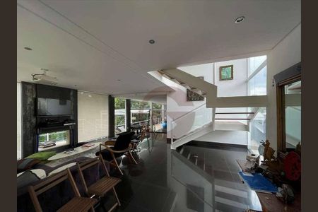 7_photo/94cf00ee6f.cc80a849dbb3670d-ATLAS-2b24e493-a214-4dca-a5a6-6b4ede989b5e.jpg de casa de condomínio à venda com 4 quartos, 319m² em Nova Fazendinha, Carapicuíba