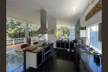 5_photo/94cf00ee6f.cc80a849dbb3670d-ATLAS-3d0099a4-567f-4e38-b6e2-9bd1391d4429.jpg de casa de condomínio à venda com 4 quartos, 319m² em Nova Fazendinha, Carapicuíba