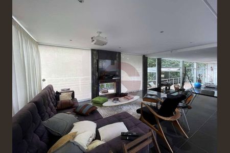 9_photo/94cf00ee6f.cc80a849dbb3670d-ATLAS-4743ab89-4e2e-4b82-92b6-ecce490299ab.jpg de casa de condomínio à venda com 4 quartos, 319m² em Nova Fazendinha, Carapicuíba