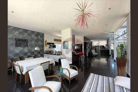 14_photo/94cf00ee6f.cc80a849dbb3670d-ATLAS-6403b28f-70a3-4c61-9a98-44e60f080a22.jpg de casa de condomínio à venda com 4 quartos, 319m² em Nova Fazendinha, Carapicuíba