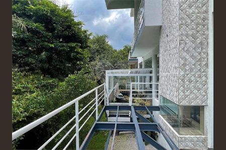 2_photo/94cf00ee6f.cc80a849dbb3670d-ATLAS-6472dcbd-b461-49c4-a38c-1b729308e86f.jpg de casa de condomínio à venda com 4 quartos, 319m² em Nova Fazendinha, Carapicuíba