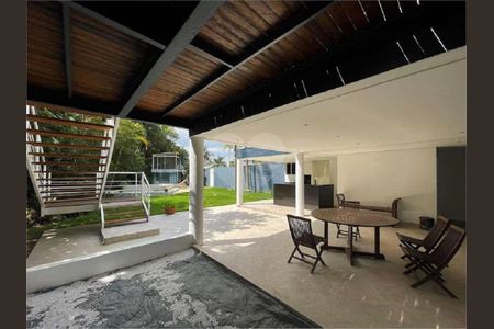 8_photo/94cf00ee6f.cc80a849dbb3670d-ATLAS-6862bafc-eb06-4bff-ad26-b7b4fd5cb6d9.jpg de casa de condomínio à venda com 4 quartos, 319m² em Nova Fazendinha, Carapicuíba