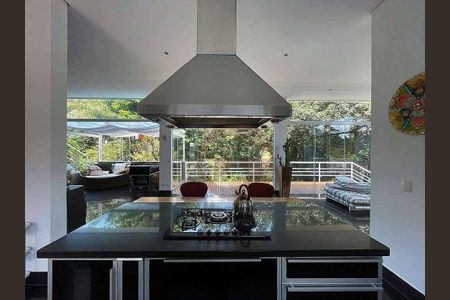 16_photo/94cf00ee6f.cc80a849dbb3670d-ATLAS-8a873910-382e-4648-a9aa-54a9038df99c.jpg de casa de condomínio à venda com 4 quartos, 319m² em Nova Fazendinha, Carapicuíba