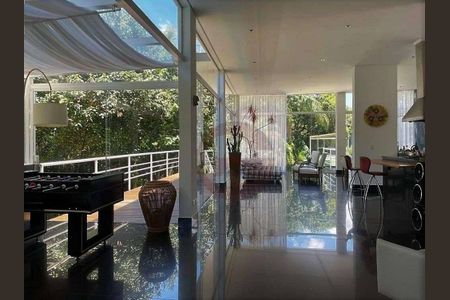 13_photo/94cf00ee6f.cc80a849dbb3670d-ATLAS-ae309716-c814-44ab-8aaa-790d5b3bbbf6.jpg de casa de condomínio à venda com 4 quartos, 319m² em Nova Fazendinha, Carapicuíba