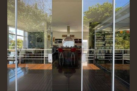 18_photo/94cf00ee6f.cc80a849dbb3670d-ATLAS-b63219b9-ca09-4b1c-bcc0-8df18c9a6ad9.jpg de casa de condomínio à venda com 4 quartos, 319m² em Nova Fazendinha, Carapicuíba