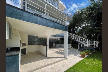 6_photo/94cf00ee6f.cc80a849dbb3670d-ATLAS-e17c945e-0533-4bb4-8fc3-99511d495f30.jpg de casa de condomínio à venda com 4 quartos, 319m² em Nova Fazendinha, Carapicuíba