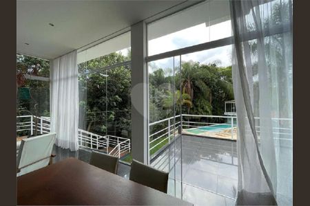 10_photo/94cf00ee6f.cc80a849dbb3670d-ATLAS-e194b5eb-ed27-43a0-bbdd-bb60fb429423.jpg de casa de condomínio à venda com 4 quartos, 319m² em Nova Fazendinha, Carapicuíba