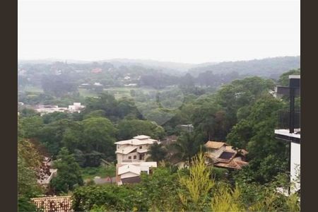 2_photo/94cf00f1fd.e182d30f96765f76-ATLAS-ad0f353a-0bbd-4356-bd14-1b9ec5a78c2e.jpg de casa de condomínio à venda com 1 quarto, 578m² em Terras do Madeira, Carapicuíba