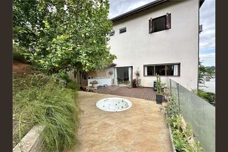 3_photo/94cf00f23b.c89d47bbcba00cc2-ATLAS-08a6614d-d5cd-4203-9f3f-b0706dc5c3e7.jpg de casa à venda com 3 quartos, 330m² em Vila Dirce, Carapicuíba