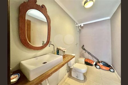 4_photo/94cf00f23b.c89d47bbcba00cc2-ATLAS-0aa31646-e3b1-418d-8194-9c8f73ed5b3f.jpg de casa à venda com 3 quartos, 330m² em Vila Dirce, Carapicuíba