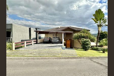 11_photo/94cf00f23b.c89d47bbcba00cc2-ATLAS-42d5c94c-1ea4-4c3f-ab2e-4a232802df6b.jpg de casa à venda com 3 quartos, 330m² em Vila Dirce, Carapicuíba