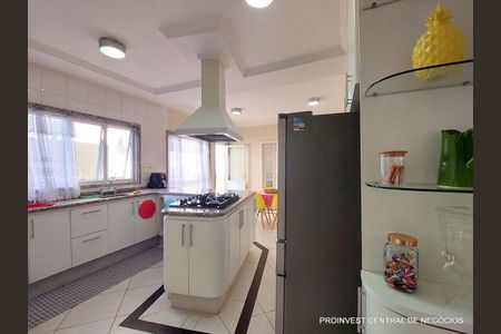 10_photo/94cf00f28f.ff18d0897e4eeb33-ATLAS-7fa53eaa-da19-456d-a60e-423f61489c62.jpg de casa à venda com 4 quartos, 680m² em Jardim Sao Paulo II, Cotia