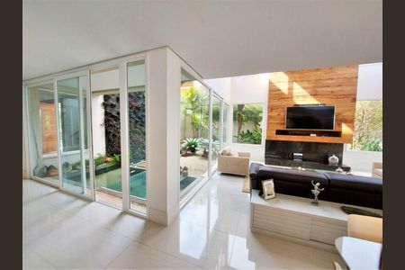 10_photo/94cf00f291.83fa443d0a3e7663-ATLAS-29202b16-bf0a-4357-80b2-ca4057aea8f3.jpg de casa de condomínio à venda com 5 quartos, 980m² em Nova Fazendinha, Cotia