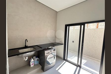 8_photo/94cf00f30d.83fa443d0a3e7663-ATLAS-4b140a11-149b-47bf-88db-dd710ec602f2.jpg de casa de condomínio à venda com 3 quartos, 350m² em Nova Fazendinha, Carapicuíba