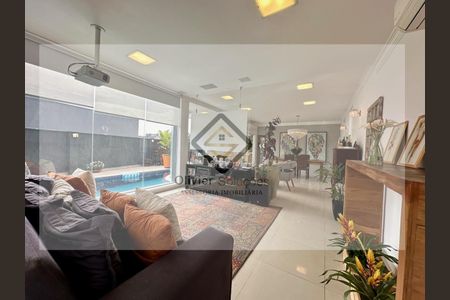 4_photo/94cf00f3a9.14be72f851f11d21-ATLAS-2b25043c-ff9b-4c4e-9291-21955dd38676.jpg de casa de condomínio à venda com 5 quartos, 336m² em Nova Fazendinha, Carapicuíba