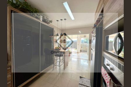 3_photo/94cf00f3a9.14be72f851f11d21-ATLAS-e482907d-bb72-4a2d-ae7e-0f19d99f0988.jpg de casa de condomínio à venda com 5 quartos, 336m² em Nova Fazendinha, Carapicuíba