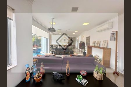 28_photo/94cf00f3a9.14be72f851f11d21-ATLAS-e67bf6df-32ff-4b8f-806e-1773a32727e5.jpg de casa de condomínio à venda com 5 quartos, 336m² em Nova Fazendinha, Carapicuíba