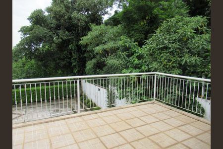 10_photo/94cf00f6af.62a3ca5ffad4593e-ATLAS-4a9280a7-e79f-46fc-b274-b0dbcdba2c51.jpg de casa de condomínio à venda com 3 quartos, 300m² em Nova Fazendinha, Carapicuíba