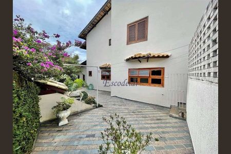 5_photo/94cf00f72b.2832257cbb3df2c4-ATLAS-128adf46-06e9-4b5c-b15d-0468659dcbe7.jpg de casa à venda com 4 quartos, 357m² em Terras do Madeira, Carapicuíba