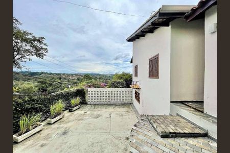 12_photo/94cf00f72b.2832257cbb3df2c4-ATLAS-397c31f6-7509-42b9-8e93-e6affb1f2f2f.jpg de casa à venda com 4 quartos, 357m² em Terras do Madeira, Carapicuíba