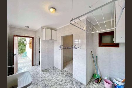 8_photo/94cf00f72b.2832257cbb3df2c4-ATLAS-8d20442d-ac6d-42c3-9417-dfff07bae3ea.jpg de casa à venda com 4 quartos, 357m² em Terras do Madeira, Carapicuíba