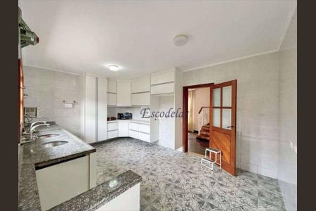 2_photo/94cf00f72b.2832257cbb3df2c4-ATLAS-d60bce73-cdfe-44db-baa3-a4ac798c076f.jpg de casa à venda com 4 quartos, 357m² em Terras do Madeira, Carapicuíba