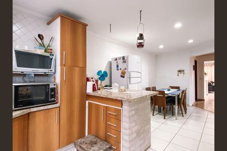 2_photo/94cf00f8c3.badfd497b63a3b5d-ATLAS-4266f7e5-85bf-4286-bbe6-488e264b0e9d.jpg de casa à venda com 3 quartos, 283m² em Chácara dos Junqueiras, Carapicuíba