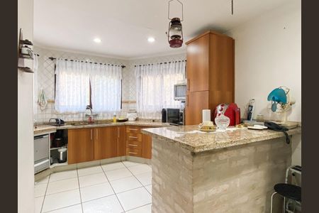 5_photo/94cf00f8c3.badfd497b63a3b5d-ATLAS-49d1b700-4953-4186-bf29-bd68ed256eb4.jpg de casa à venda com 3 quartos, 283m² em Chácara dos Junqueiras, Carapicuíba
