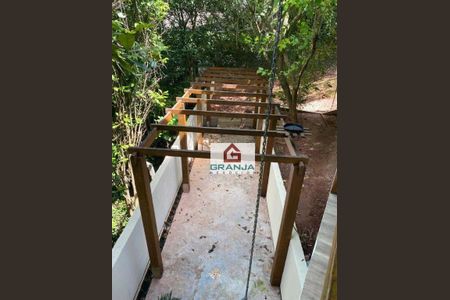 9_photo/94cf00f8e1.adbb37f92a381176-ATLAS-5cb4037b-0281-4bfa-8479-4d4c47b52aa4.jpg de casa à venda com 4 quartos, 300m² em Chácara dos Junqueiras, Carapicuíba