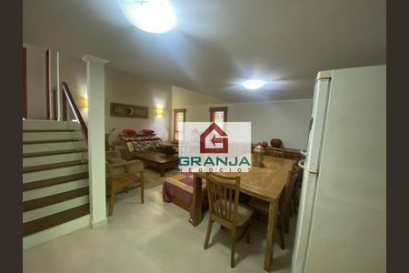 5_photo/94cf00f8e1.adbb37f92a381176-ATLAS-d7fc3d6c-046b-4f34-b7dd-814af915fbda.jpg de casa à venda com 4 quartos, 300m² em Chácara dos Junqueiras, Carapicuíba