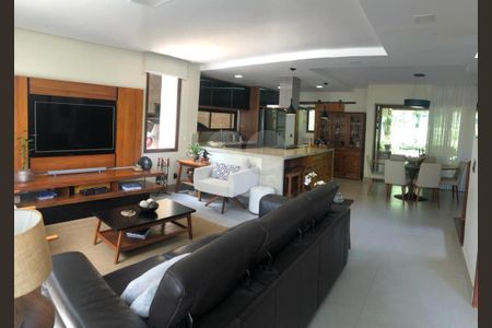 9_photo/94cf00f8e3.3a4c03695496dcd9-ATLAS-08bb6025-a0d0-493e-b2e3-76bb2fb69c9f.jpg de casa à venda com 3 quartos, 225m² em Chácara dos Junqueiras, Carapicuíba