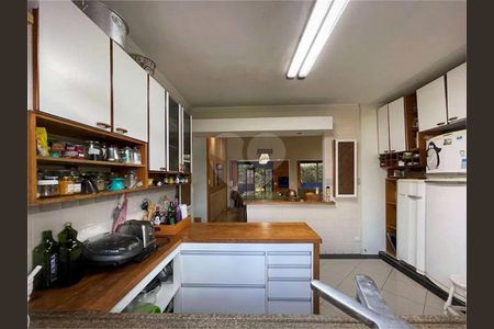 7_photo/94cf00f8e3.3a4c03695496dcd9-ATLAS-34a4f610-a296-4cf5-a2a8-e7ccc329187f.jpg de casa à venda com 4 quartos, 591m² em Chácara dos Junqueiras, Carapicuíba