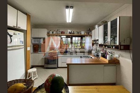 7_photo/94cf00f8e3.3a4c03695496dcd9-ATLAS-6888c9c8-7d90-4f92-a172-f6548ce1fc9a.jpg de casa à venda com 4 quartos, 220m² em Chácara dos Junqueiras, Carapicuíba