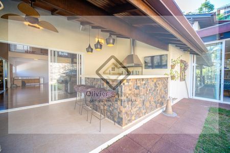 5_photo/94cf00fc5b.2589b1fd00b31c34-ATLAS-304bed75-36b1-45d4-bbcd-5f6df1790eca.jpg de casa à venda com 4 quartos, 496m² em Residencial Euroville, Carapicuíba