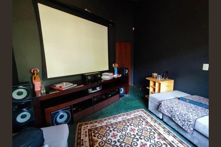 4_photo/94cf00fd09.3714cccd63f8fe2d-ATLAS-1dd15753-ffdf-4189-977e-c4851a129685.jpg de casa de condomínio à venda com 4 quartos, 268m² em Residencial Euroville, Carapicuíba