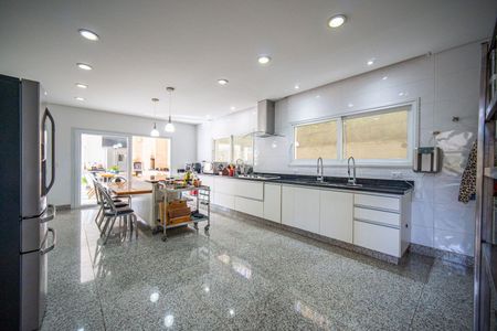 4_photo/94cf00fda9.ceff8192393c33de-ATLAS-807da1c8-09e6-476a-9fac-bf3f1eb6c14c.jpg de casa de condomínio à venda com 4 quartos, 640m² em Residencial Euroville, Carapicuíba