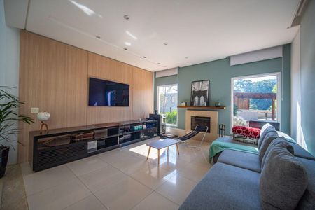 5_photo/94cf00fda9.ceff8192393c33de-ATLAS-8e02fb2b-ccfd-4b9a-a2df-3eec037d2ed4.jpg de casa de condomínio à venda com 4 quartos, 640m² em Residencial Euroville, Carapicuíba